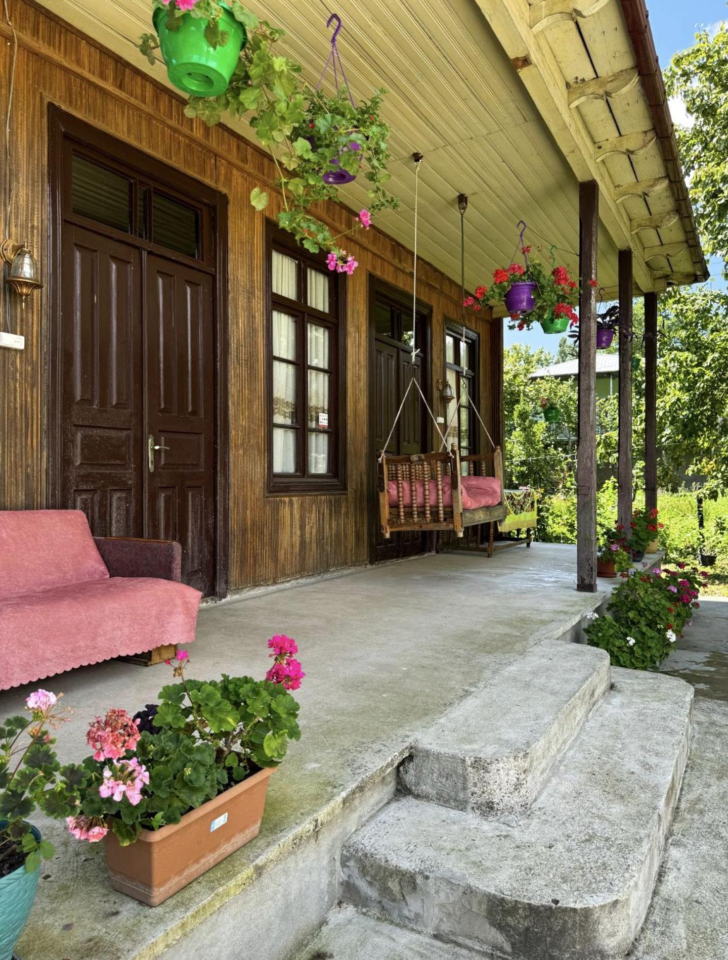 Martvili Guest House Oasis Экстерьер фото
